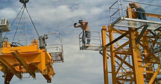 Демонтаж башенного крана в Белорецке - услуги по демонтажу от Сварной-Блр от 1525 руб.